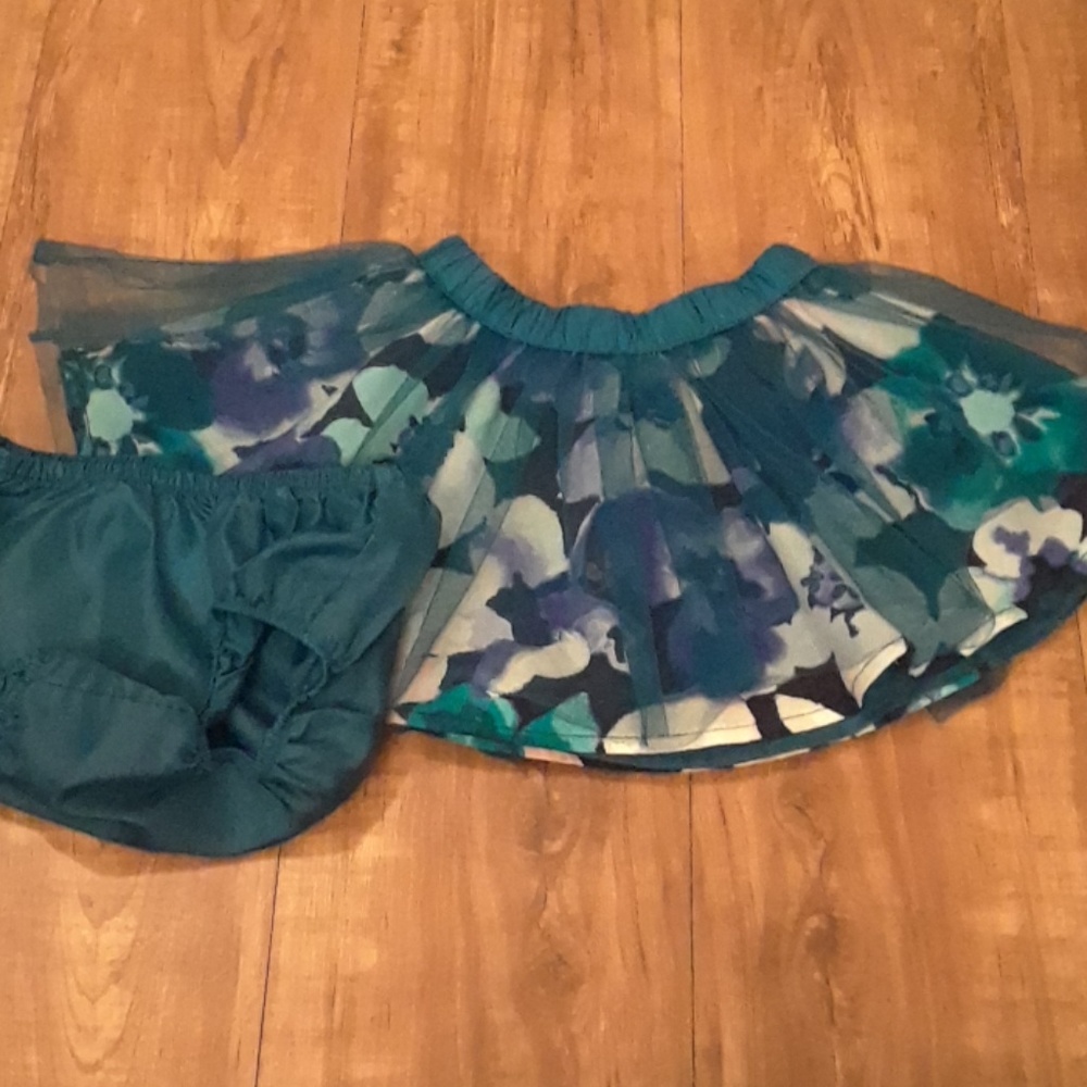 Beautiful tulle skirt. With bottom.